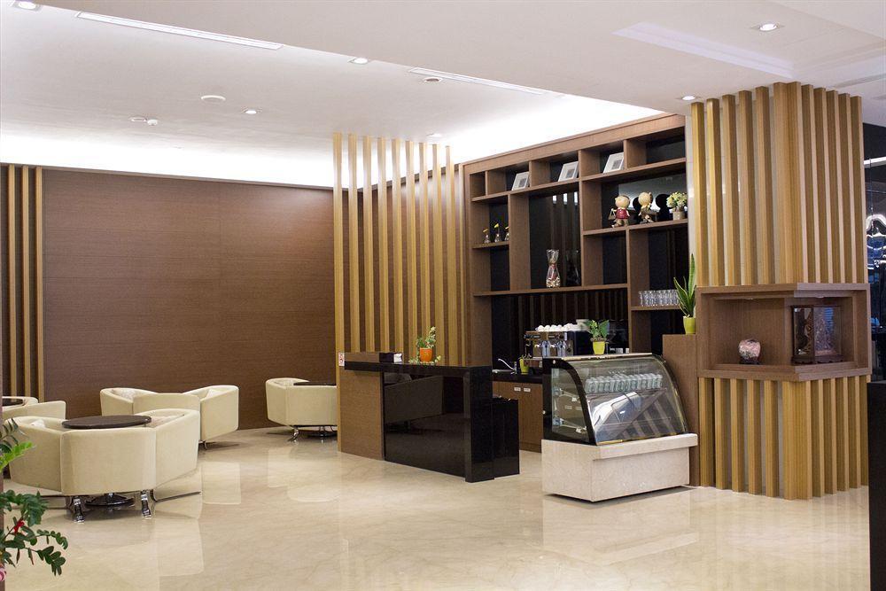 Guanko Hotel Chiayi City Exterior photo