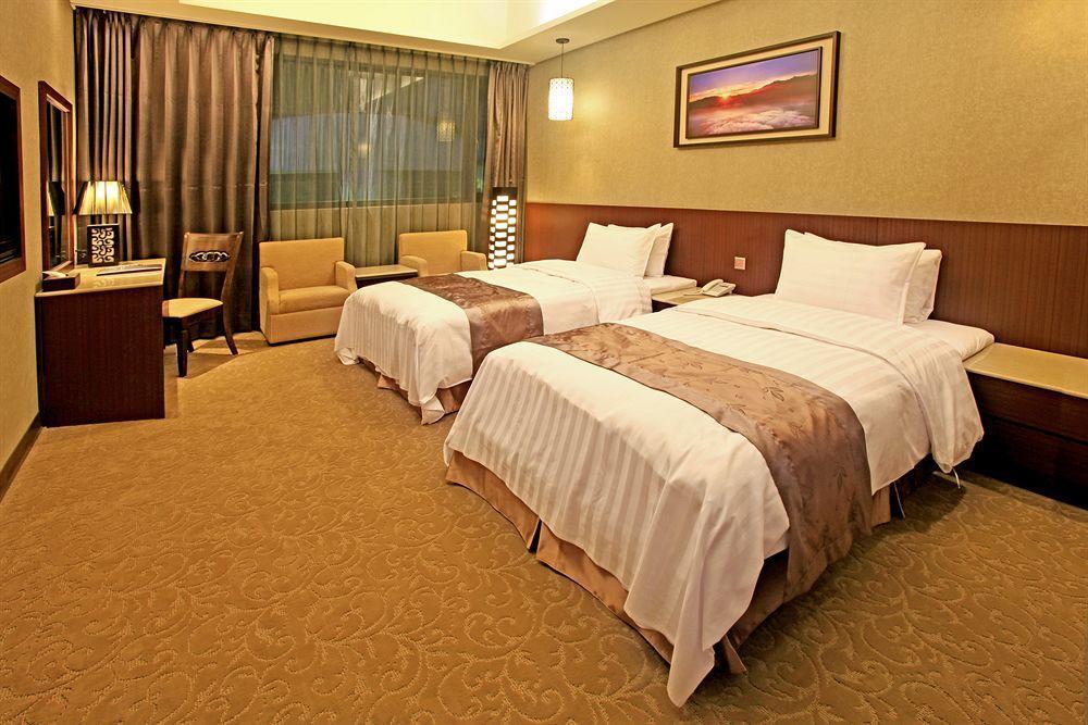 Guanko Hotel Chiayi City Exterior photo